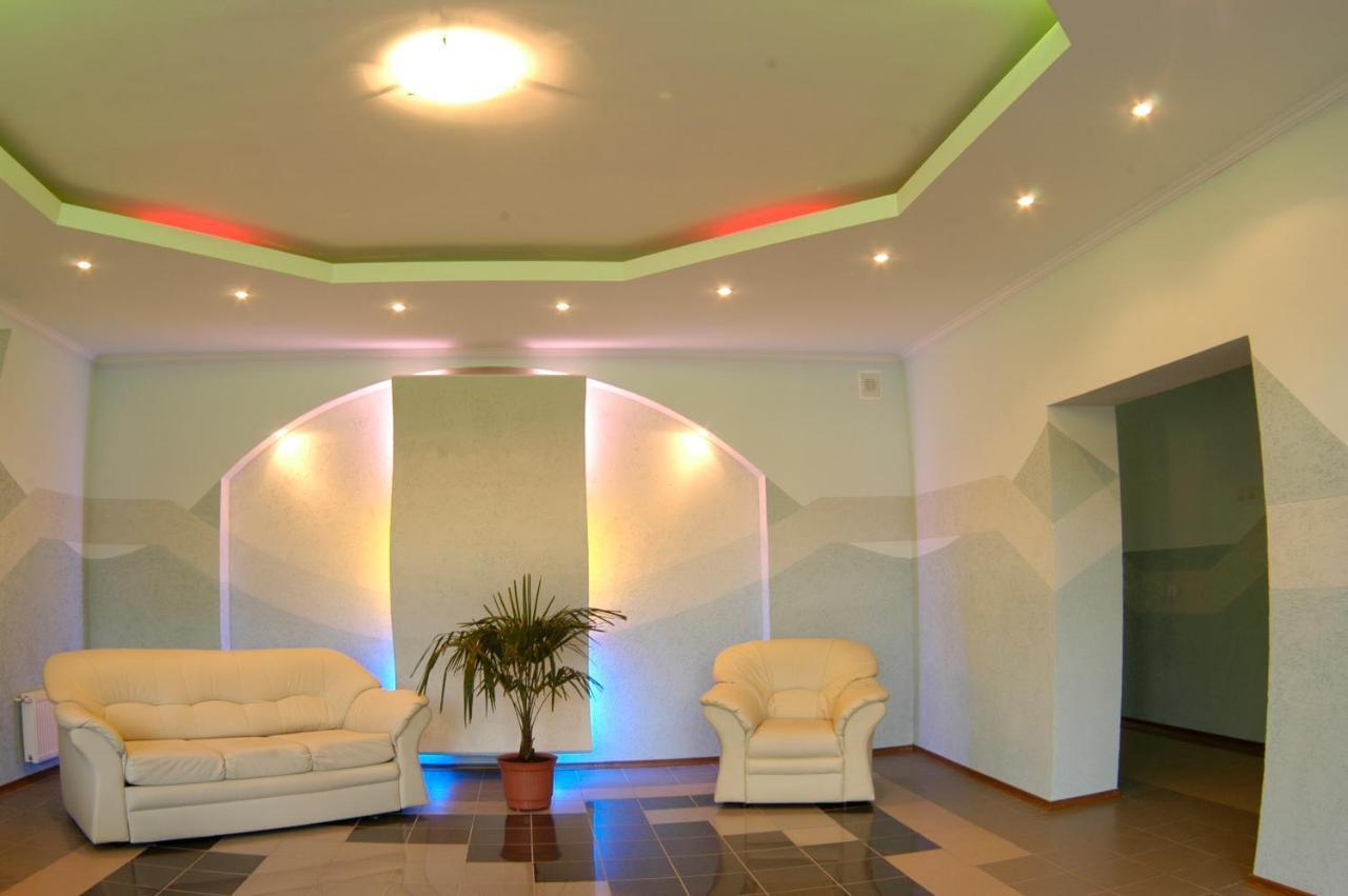 Malyvo Hotel Dilyatyn Chambre photo
