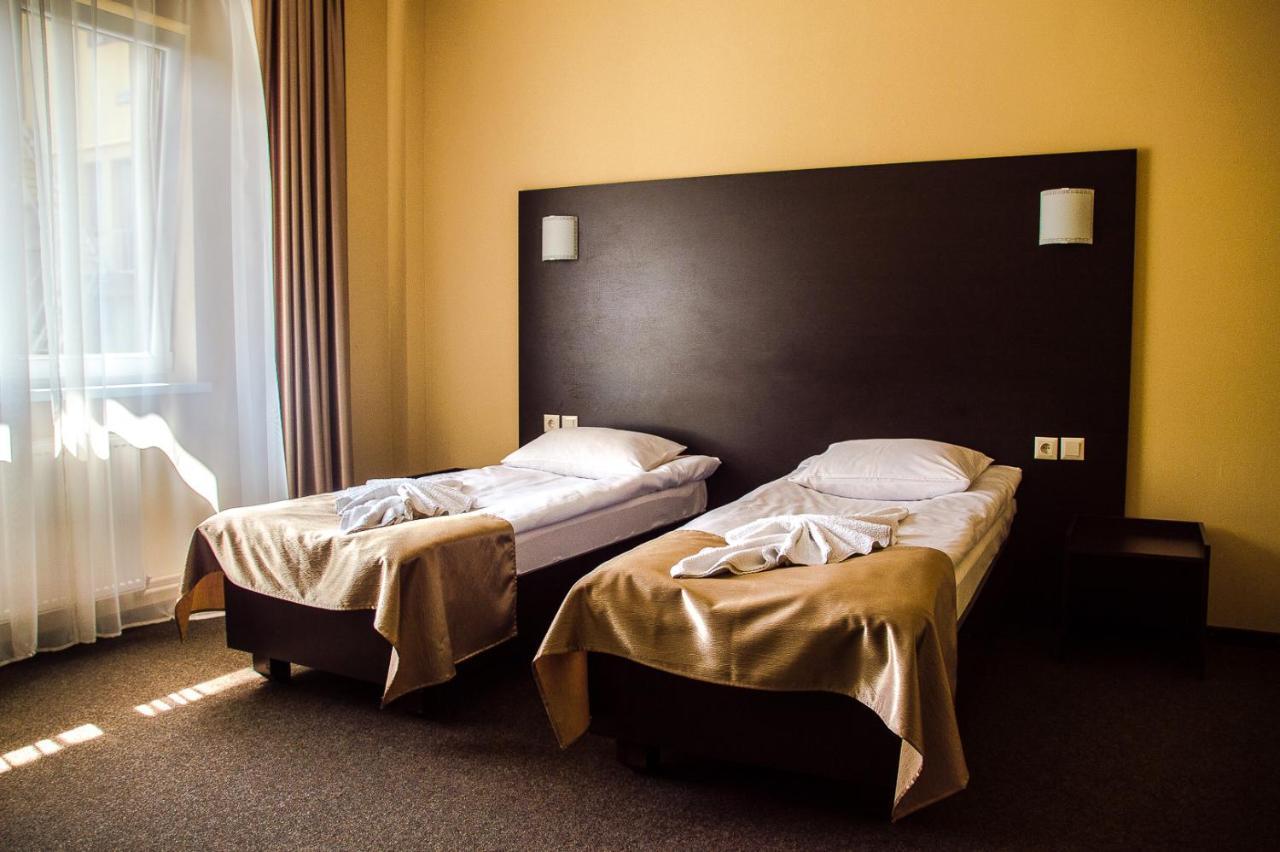 Malyvo Hotel Dilyatyn Extérieur photo
